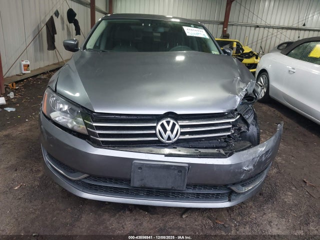 2014 Volkswagen Passat 2.5l S მანქანა იყიდება აუქციონზე, vin: 1VWAP7A37EC025725, აუქციონის ნომერი: 43856941
