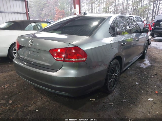2014 Volkswagen Passat 2.5l S მანქანა იყიდება აუქციონზე, vin: 1VWAP7A37EC025725, აუქციონის ნომერი: 43856941