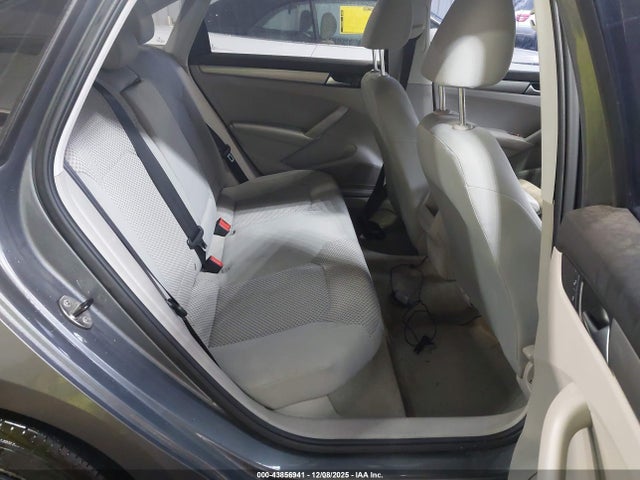 2014 Volkswagen Passat 2.5l S მანქანა იყიდება აუქციონზე, vin: 1VWAP7A37EC025725, აუქციონის ნომერი: 43856941