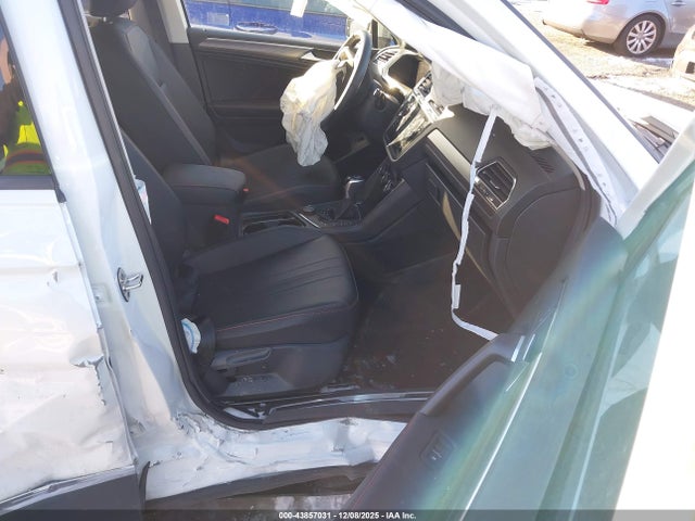 2024 VOLKSWAGEN TIGUAN 3VVAB7AX7RM223831 Photo 4