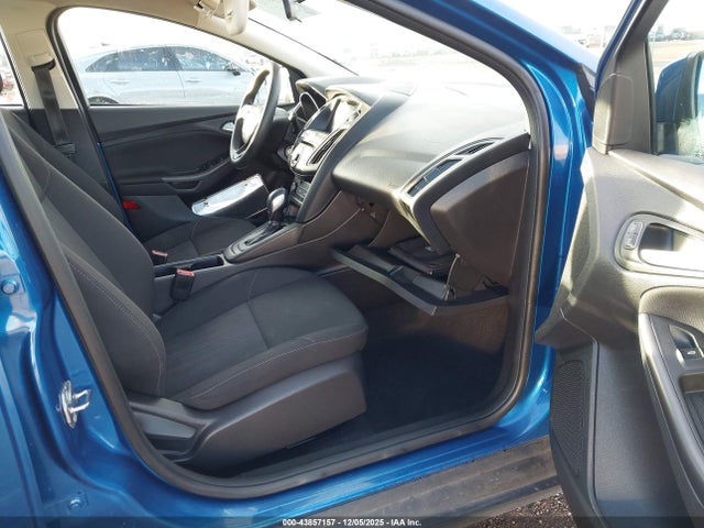1FADP3M22JL205190 Ford FOCUS SEL