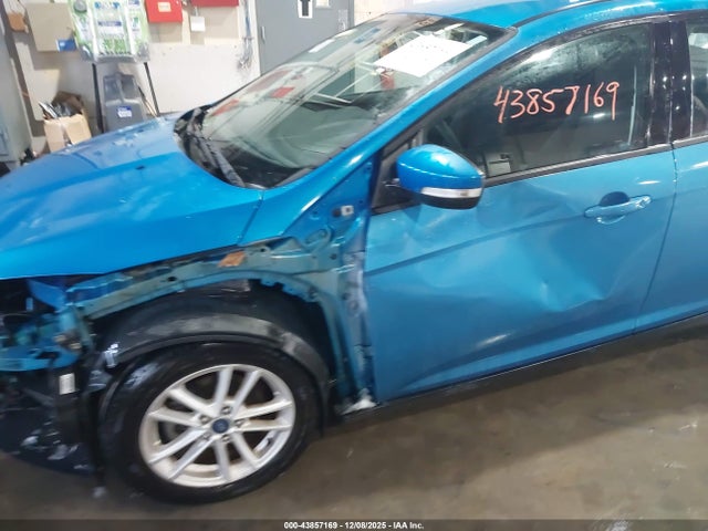 Ford FOCUS SE 2016 1FADP3F22GL210962 Image 6