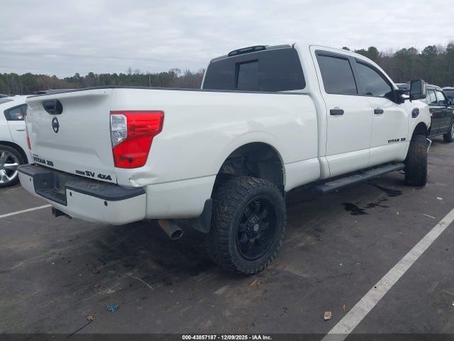 2019 NISSAN TITAN XD 1N6BA1F4XKN524068 Photo 3