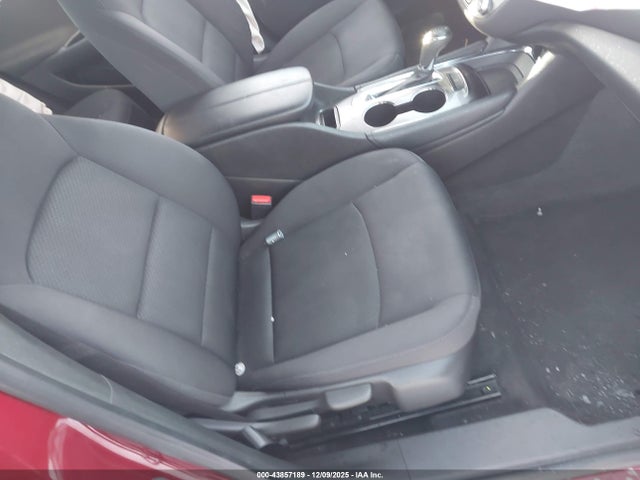 1G1ZE5ST2HF237099 Chevrolet MALIBU 1LT