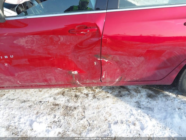 1G1ZE5ST2HF237099 Chevrolet MALIBU 1LT