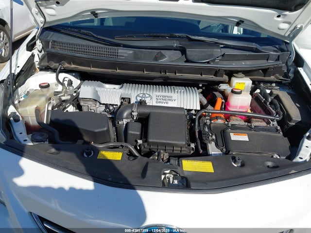 JTDZN3EU0E3353608 Toyota Prius V Two