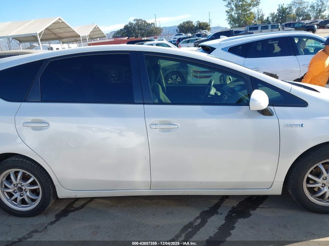 JTDZN3EU0E3353608 Toyota Prius V Two