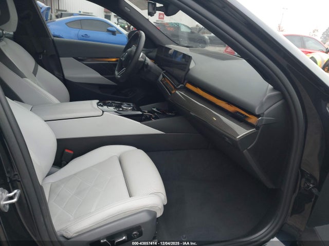 WBY43FK07RCP82431 BMW I5 M60