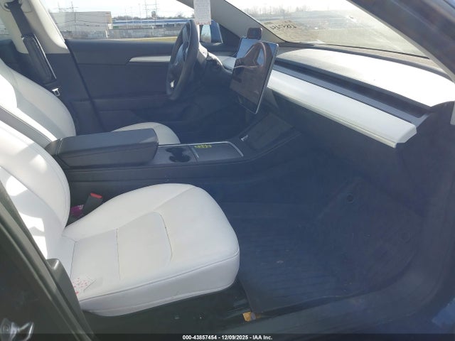 2023 TESLA MODEL 3 5YJ3E1EA9PF694687 Photo 4