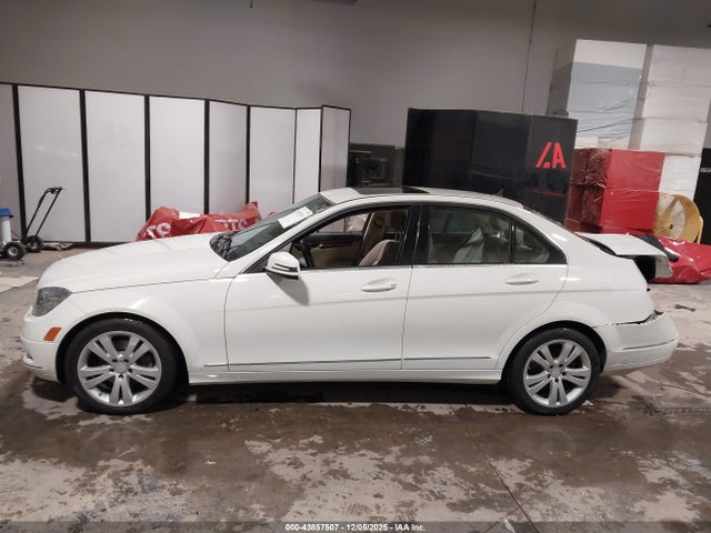 Продажа на аукционе авто 2011 Mercedes-benz C 300 Luxury 4matic, vin: WDDGF8BB9BR165561, номер лота: 43857507