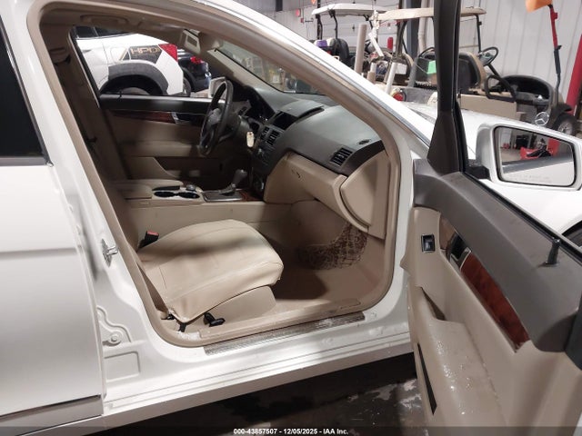 Продажа на аукционе авто 2011 Mercedes-benz C 300 Luxury 4matic, vin: WDDGF8BB9BR165561, номер лота: 43857507