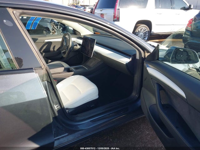 2022 TESLA MODEL 3 5YJ3E1EB1NF111101 Photo 4