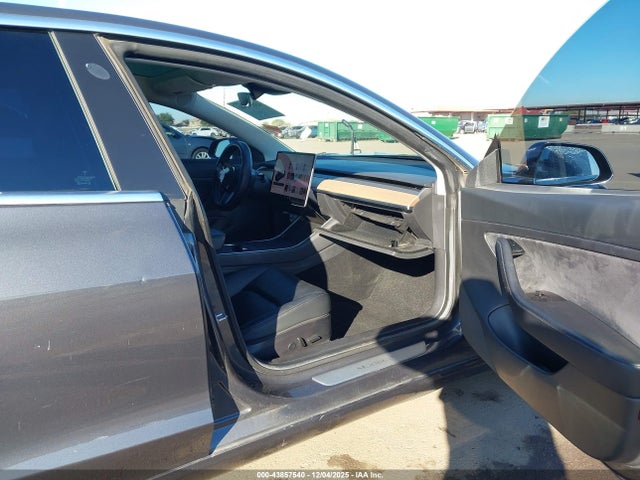 2020 TESLA MODEL 3 5YJ3E1EA9LF643930 Photo 4