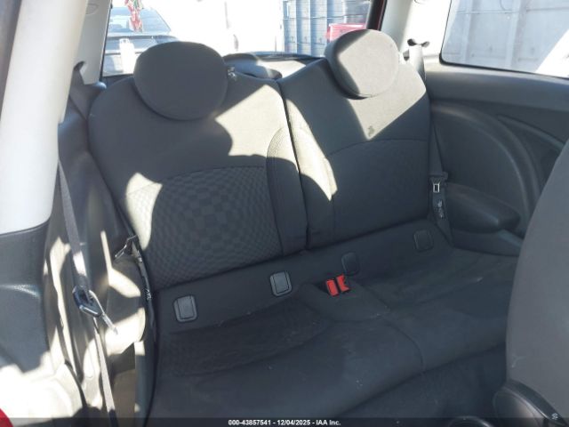 2010 MINI COOPER WMWMF3C50ATZ22158 Photo 7
