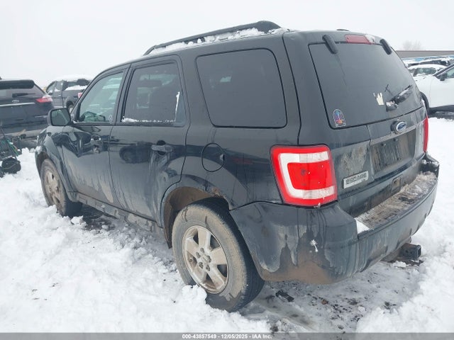 2011 FORD ESCAPE 1FMCU9D79BKA85520 Photo 2