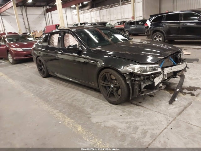 2016 BMW M5 WBSFV9C58GG343172