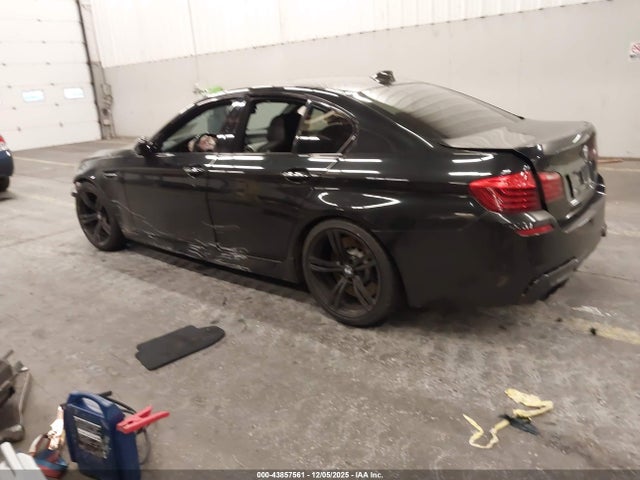 2016 BMW M5 WBSFV9C58GG343172 Photo 2