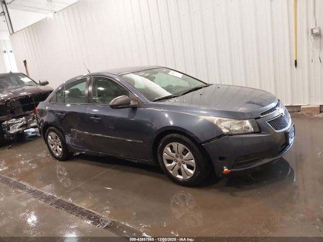 1G1PA5SH8E7240612 Chevrolet Cruze Ls Auto