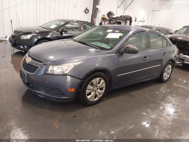 1G1PA5SH8E7240612 Chevrolet Cruze Ls Auto