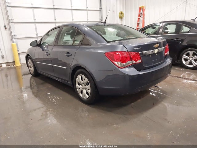 1G1PA5SH8E7240612 Chevrolet Cruze Ls Auto