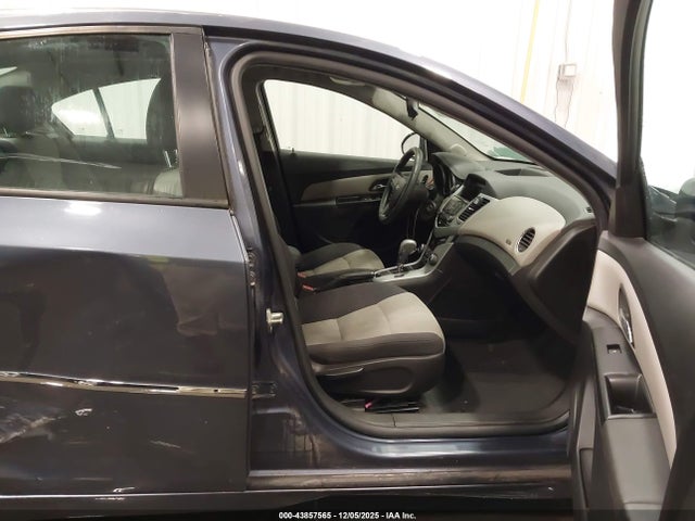 1G1PA5SH8E7240612 Chevrolet Cruze Ls Auto
