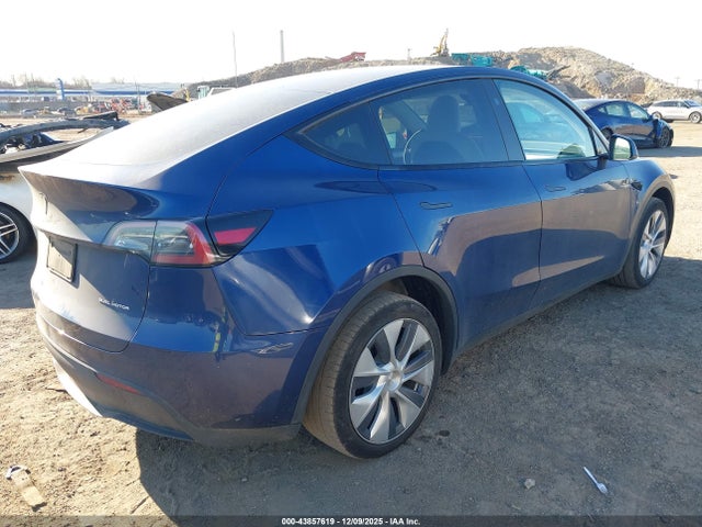 2023 TESLA MODEL Y 7SAYGDEE6PA178257 Photo 3