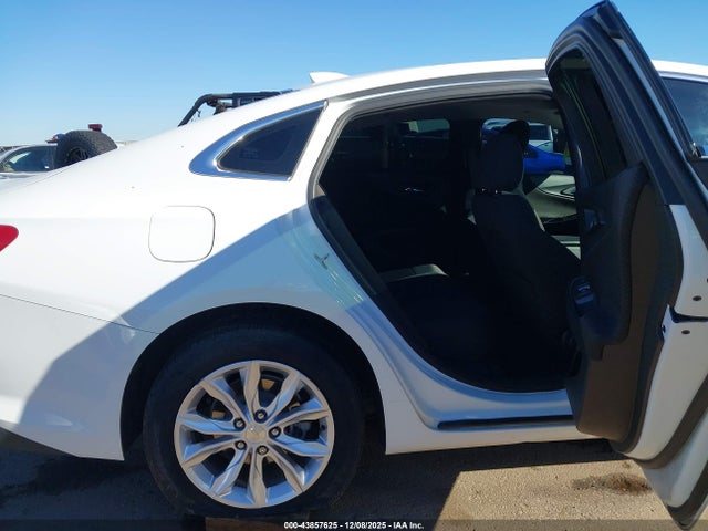 Chevrolet MALIBU LT 2019 1G1ZD5ST6KF225337 Image 8