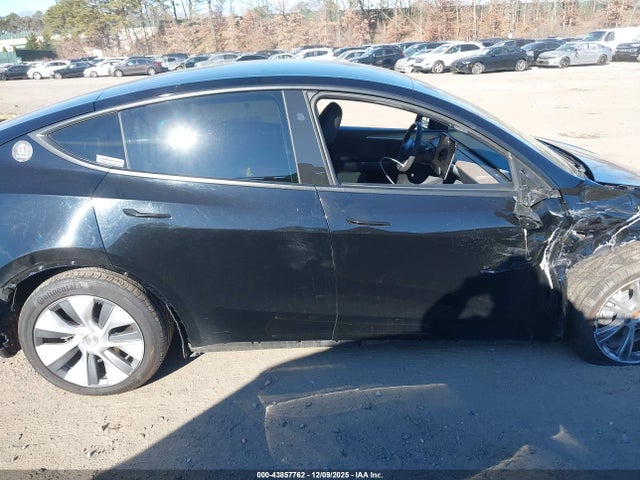 2023 Tesla Model Y Awd/long Range Dual Motor All-wheel Drive მანქანა იყიდება აუქციონზე, vin: 7SAYGDEE0PA184670, აუქციონის ნომერი: 43857762