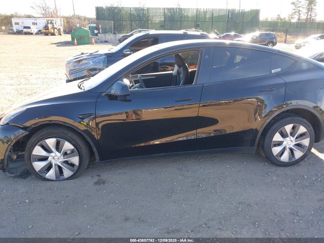 2023 Tesla Model Y Awd/long Range Dual Motor All-wheel Drive მანქანა იყიდება აუქციონზე, vin: 7SAYGDEE0PA184670, აუქციონის ნომერი: 43857762