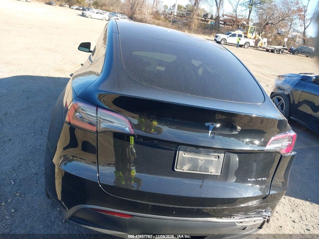 2023 Tesla Model Y Awd/long Range Dual Motor All-wheel Drive მანქანა იყიდება აუქციონზე, vin: 7SAYGDEE0PA184670, აუქციონის ნომერი: 43857762