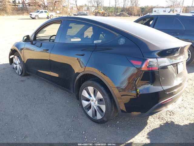 2023 TESLA MODEL Y 7SAYGDEE0PA184670 Photo 2