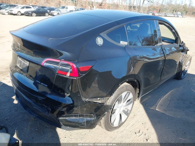 2023 TESLA MODEL Y 7SAYGDEE0PA184670 Photo 3