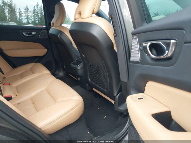 2019 VOLVO XC60 LYVA22RL3KB283765 Photo 7
