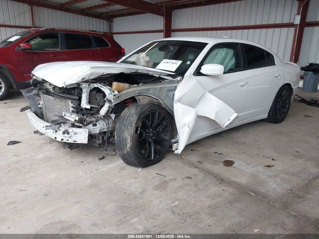 2C3CDXHGXFH915880 Dodge Charger Sxt