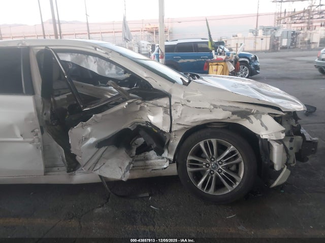 4T1BF1FK5HU340864 Toyota CAMRY SE
