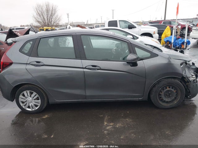 43857958 :رقم المزاد ، 3HGGK5H59GM700856 vin ، 2016 Honda Fit Lx مزاد بيع