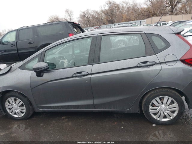 43857958 :رقم المزاد ، 3HGGK5H59GM700856 vin ، 2016 Honda Fit Lx مزاد بيع