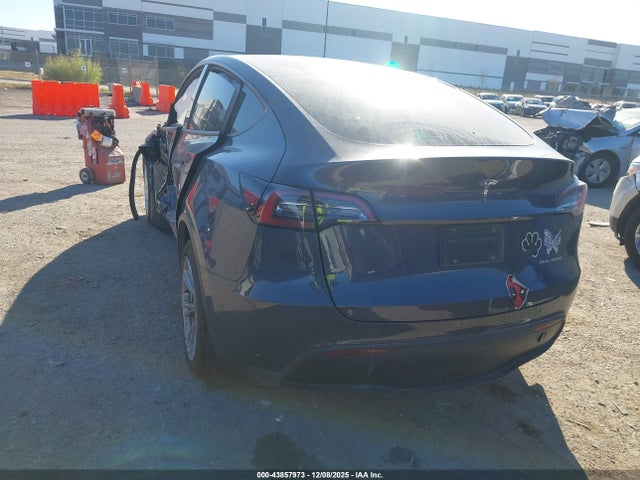 2023 TESLA MODEL Y 7SAYGDEE6PA061617 Photo 2