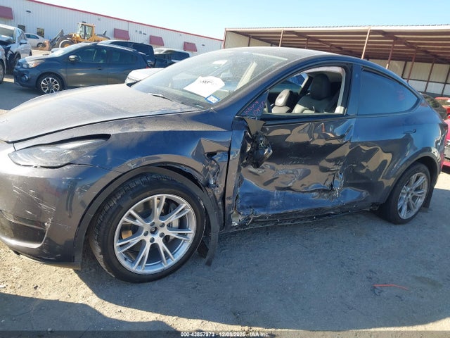 2023 TESLA MODEL Y 7SAYGDEE6PA061617 Photo 5
