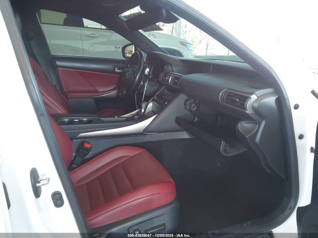 Lexus IS 300 2020 JTHGA1D21L5101888 Image 5