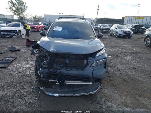 JN8AT3DD8MW300239 Nissan Rogue Platinum Intelligent Awd