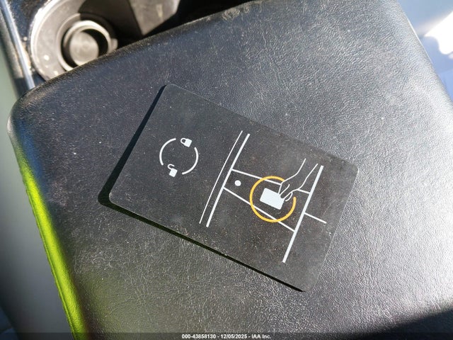 2021 TESLA MODEL Y 5YJYGDEE5MF083071 Photo 10