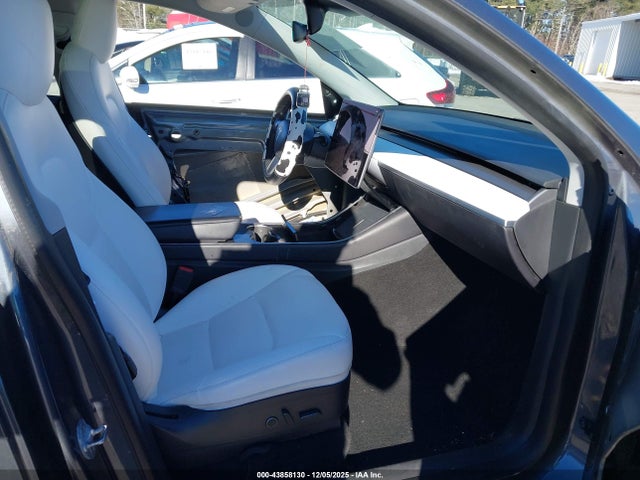 2021 TESLA MODEL Y 5YJYGDEE5MF083071 Photo 4