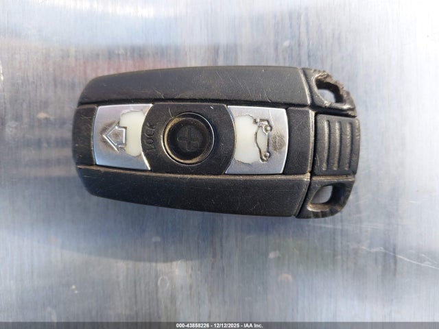 2006 Bmw 530i მანქანა იყიდება აუქციონზე, vin: WBANE735X6CM42523, აუქციონის ნომერი: 43858226