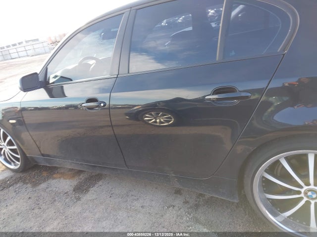 2006 Bmw 530i მანქანა იყიდება აუქციონზე, vin: WBANE735X6CM42523, აუქციონის ნომერი: 43858226