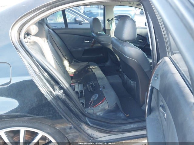 2006 Bmw 530i მანქანა იყიდება აუქციონზე, vin: WBANE735X6CM42523, აუქციონის ნომერი: 43858226