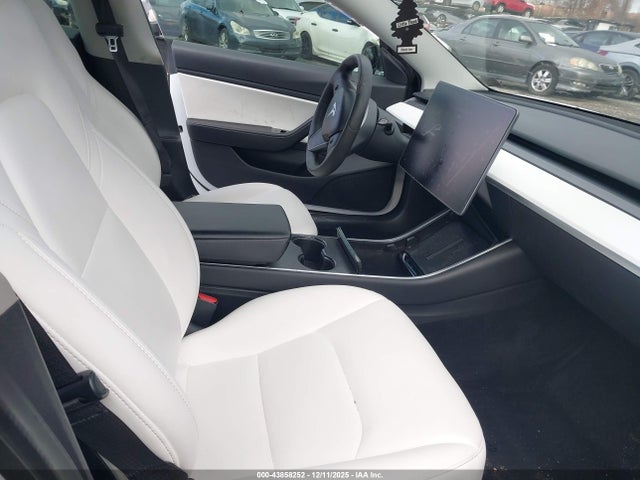 2019 TESLA MODEL 3 5YJ3E1EA9KF486432 Photo 4