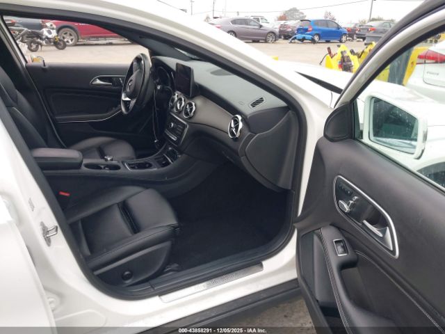 2019 MERCEDES-BENZ GLA 250 WDCTG4EB1KU009502 Photo 4