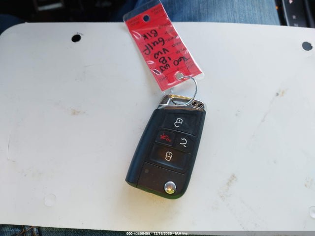 2018 VOLKSWAGEN GOLF R WVWVF7AU7JW153570 Photo 10