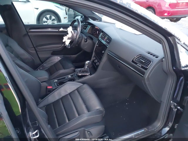 2018 VOLKSWAGEN GOLF R WVWVF7AU7JW153570 Photo 4